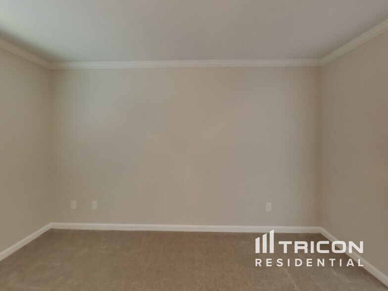 Building Photo - 2298 Shady Dr