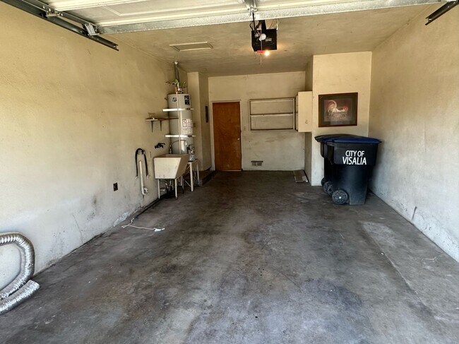 Building Photo - 766-767 Watson St and Tulare Ave Duplex