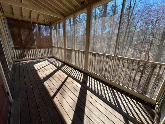 Building Photo - Stunning 2 bed 2.5 Condo!