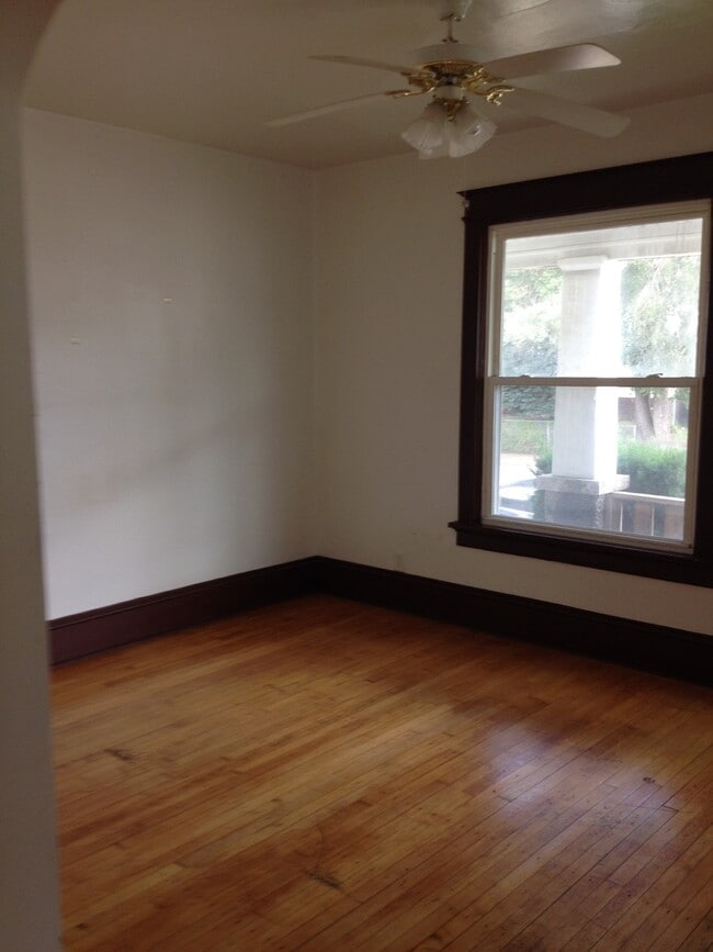 Building Photo - 3167-69 N. Holton St.