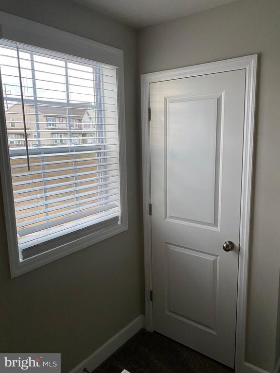 Building Photo - 6126 Sawgrass Ct