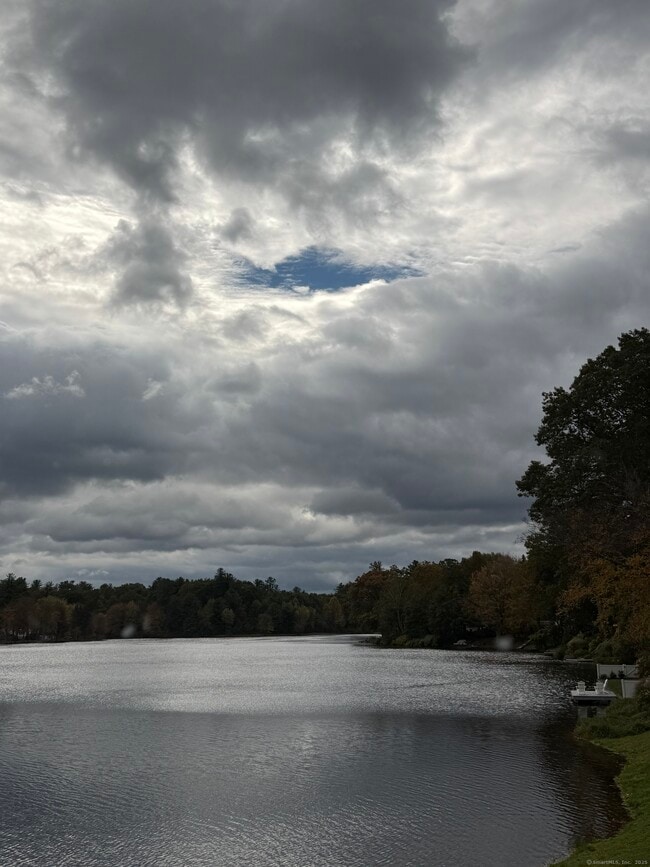 Building Photo - 26 Strong St