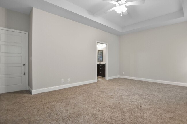 Building Photo - Pet Friendly Four Bedroom!