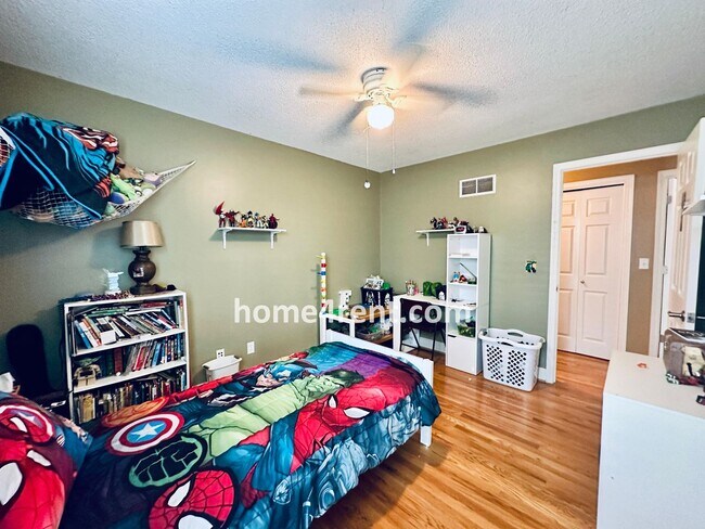 Building Photo - A Lovely, Four Bedroom Lenexa Home w/ Wood...
