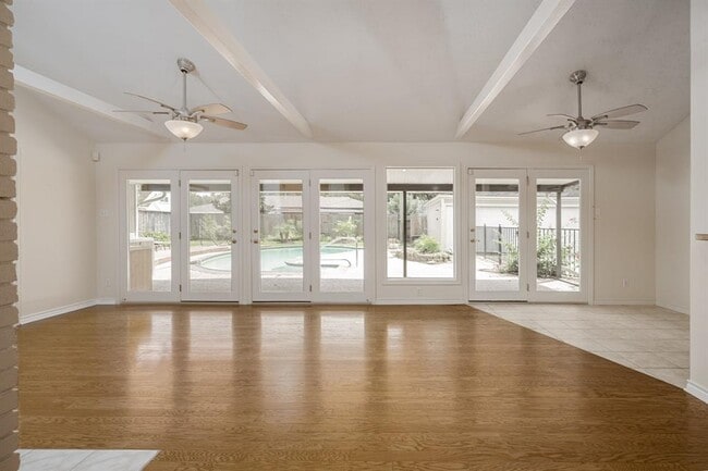 Building Photo - 10631 Del Monte Dr