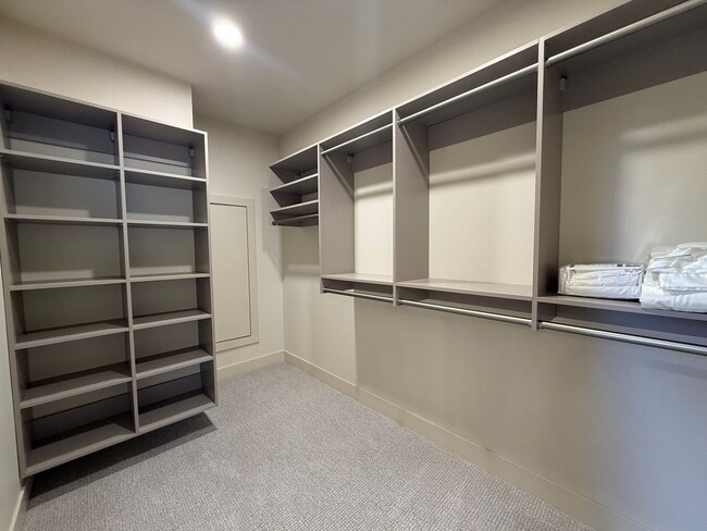 Building Photo - Now renting brand-new 3 bedroom, one study/Den, 2.5 bathroom House $3,650 unfurnished and $6,000 ...
