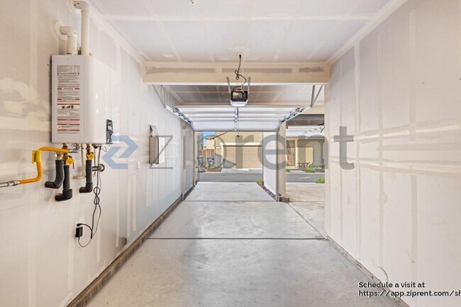 Building Photo - 208 Wellspring Ln