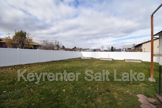 Building Photo - 6502 S 5180 W