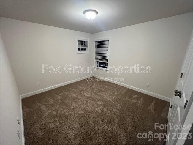 Building Photo - 345 Preston Rd