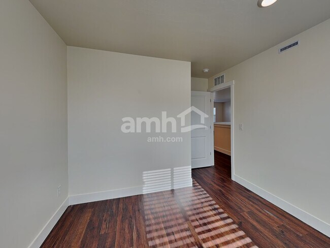 Building Photo - 1369 E Old Mesquite St