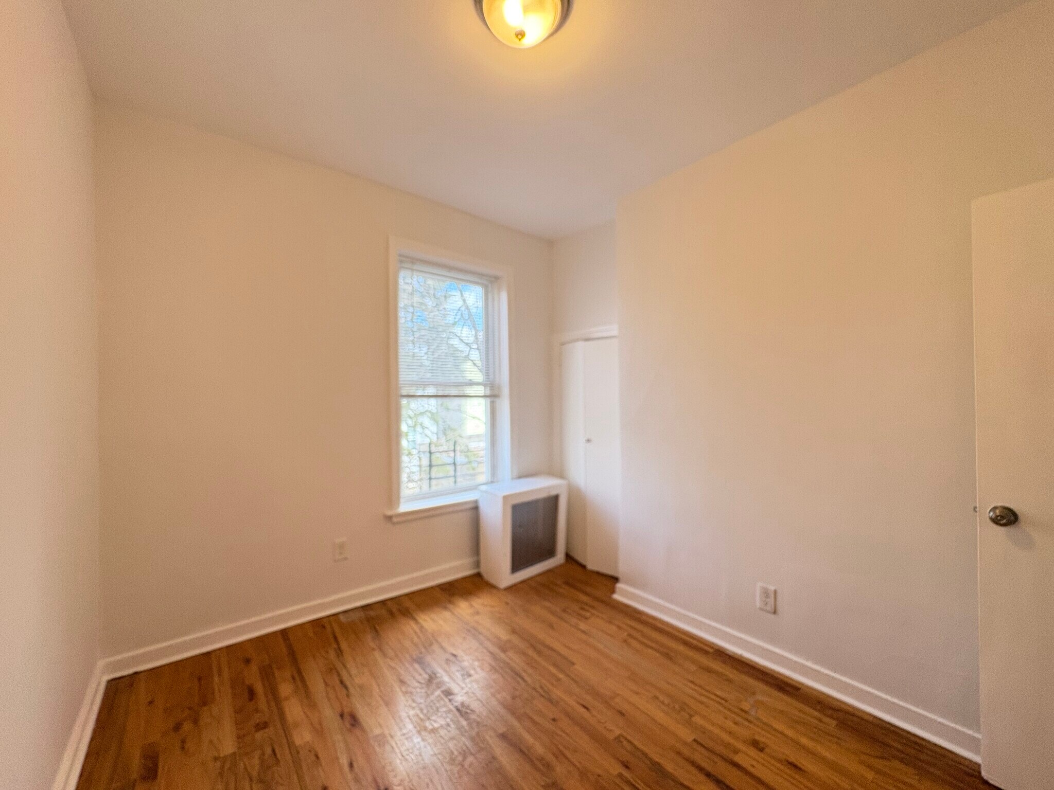 Building Photo - 400 Woodlawn Ave