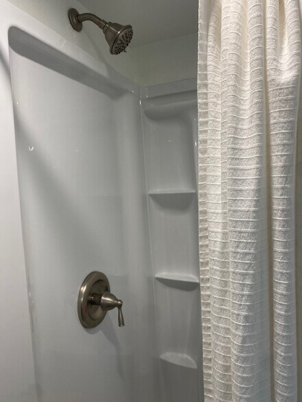 Building Photo - 2216 E Roanoke St