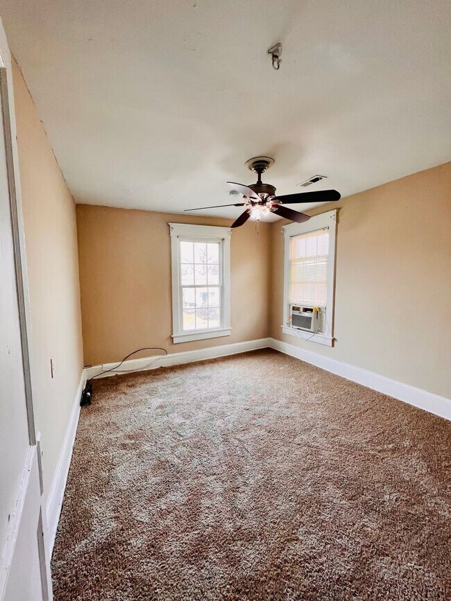 Building Photo - 119 Lee Avenue