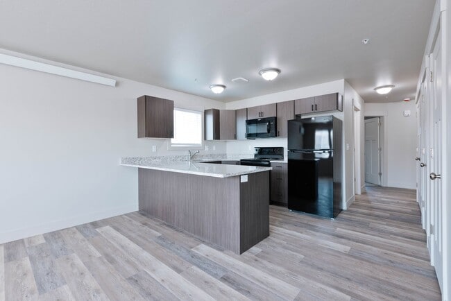 Building Photo - 5961 N Silver Fox Rd