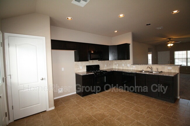 Building Photo - 13121 Beekman Dr