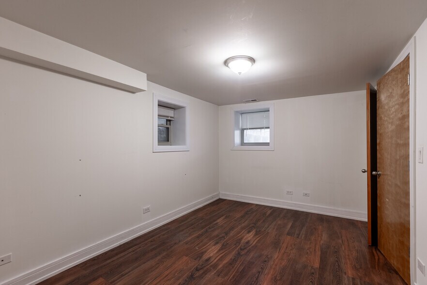 Building Photo - 2835 N Damen Ave