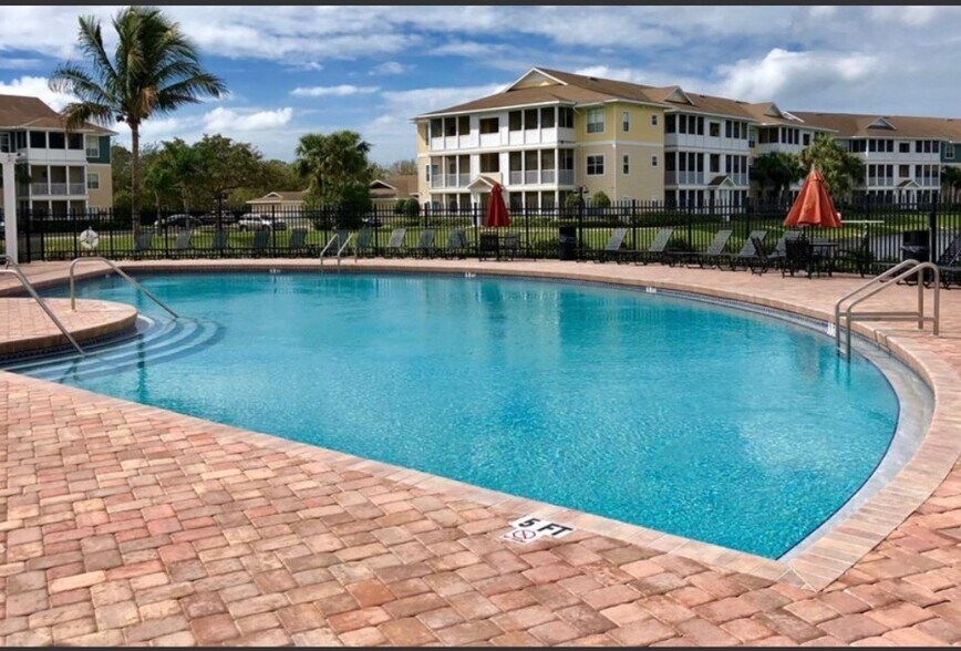 Building Photo - 4802 51st St W