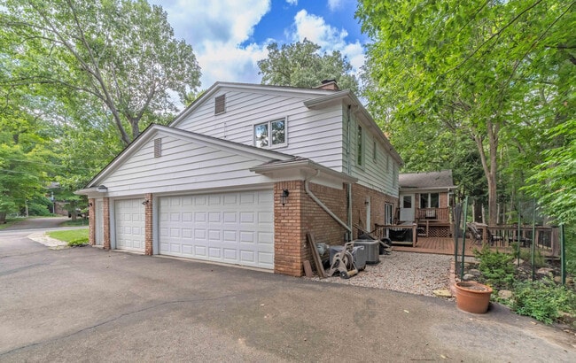 Building Photo - 34150 Hunters Row