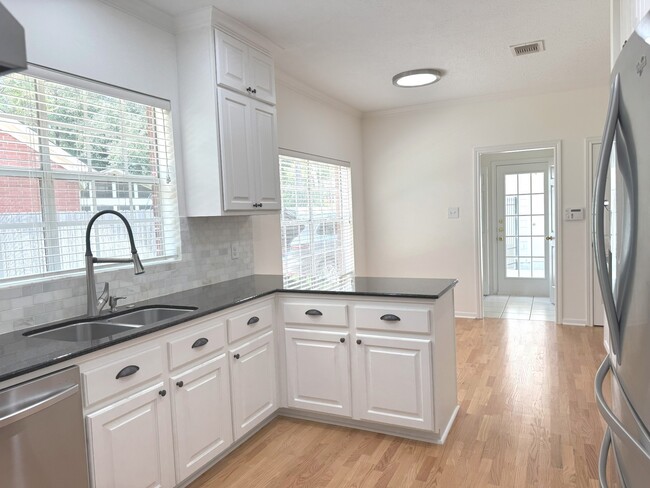 Building Photo - 35 Smokestone Dr