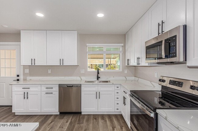 Building Photo - 9938 W Willow Creek Cir