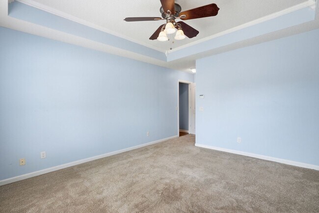 Building Photo - Centrally Located Home in Richmond Hill