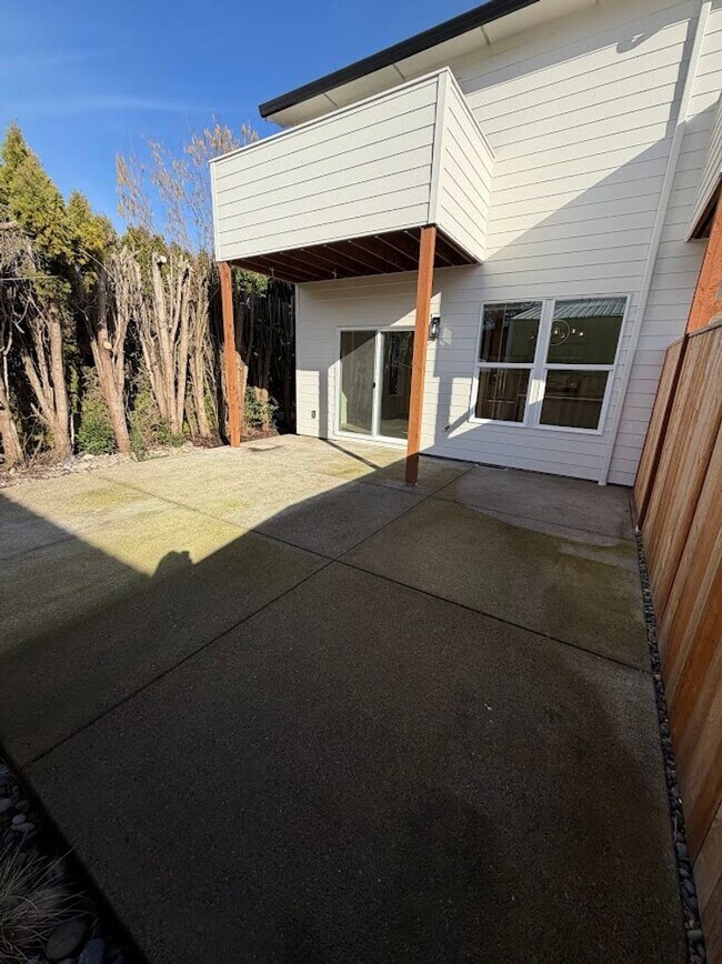 Building Photo - Elvira Place