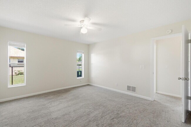 Building Photo - "Charming 3-Bedroom Oasis with 2 Baths on ...