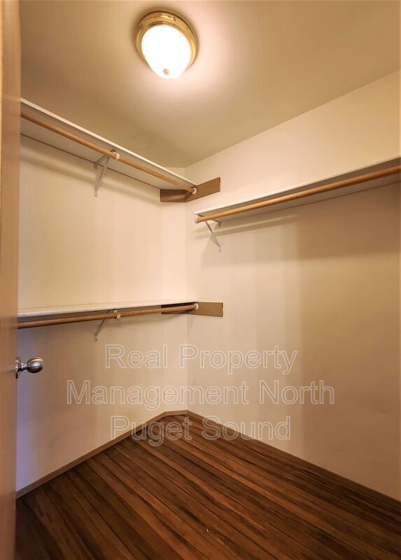Building Photo - 5953 Grove St