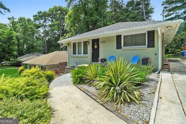 Building Photo - 2056 Arlington Ave NE