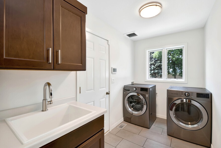 Main Floor Laundry - 154 W Beaton Dr
