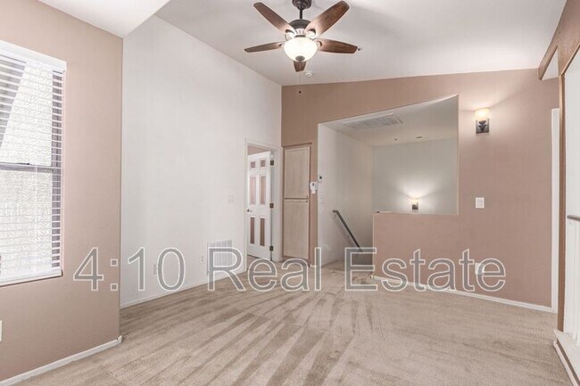 Building Photo - 1149 W Edgewater Dr