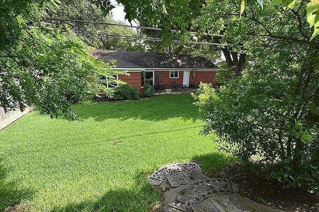 Building Photo - 5242 Beechnut St