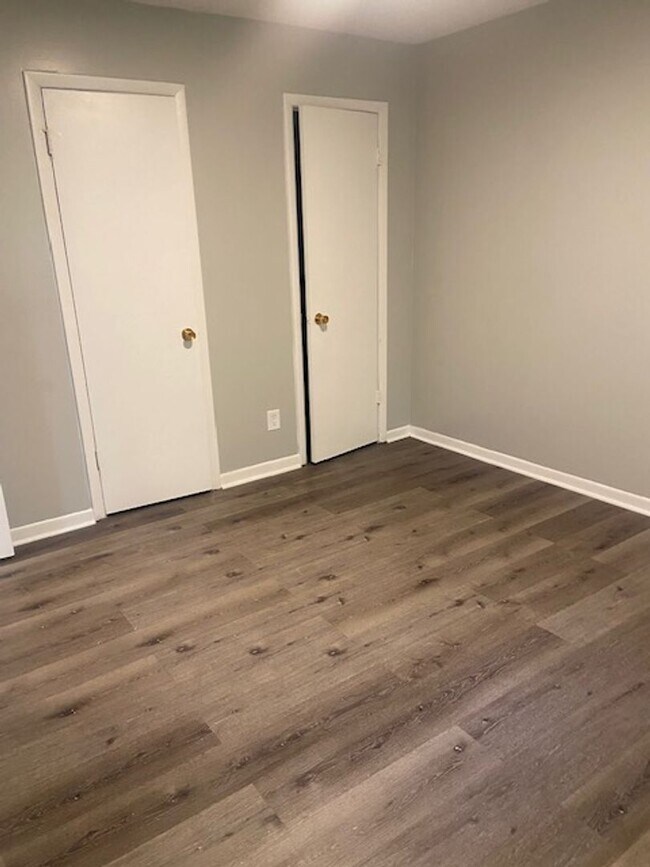 Building Photo - Strawberry Plains 37871 - 2 bedroom, 1 bat...