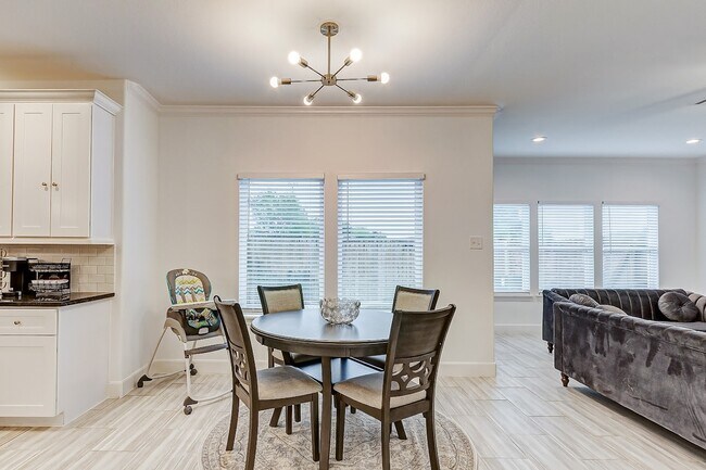 Building Photo - 14510 Sanour Dr