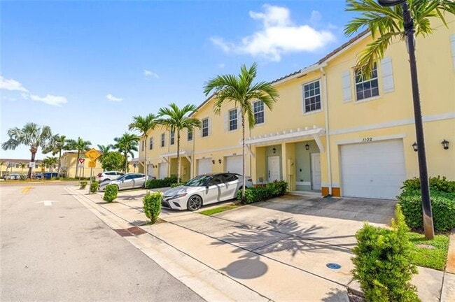 Building Photo - 1102 NW 40th Way