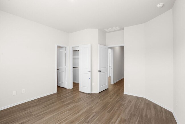 Building Photo - 3193 Wood Lily Dr