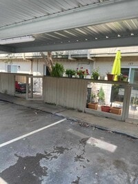 Building Photo - 1701 Upland Dr