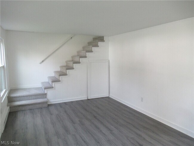 Building Photo - 173 Forest Blvd