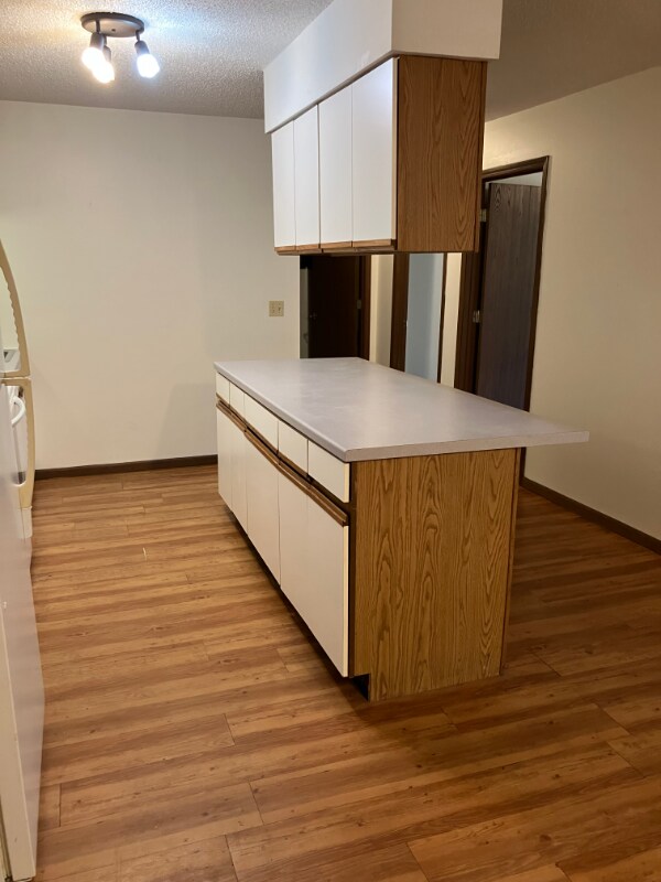 Building Photo - 803 Roundhouse Addn