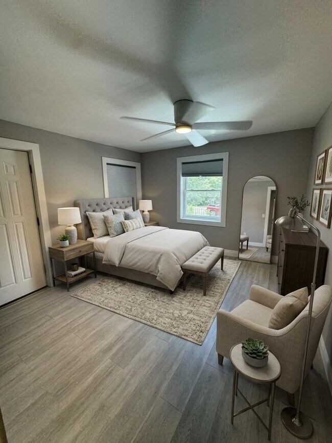 Building Photo - Downtown Winchester Living – Fully Renovated 3-Bedroom, 3 Bath Apartment! Water and Sewer Included.