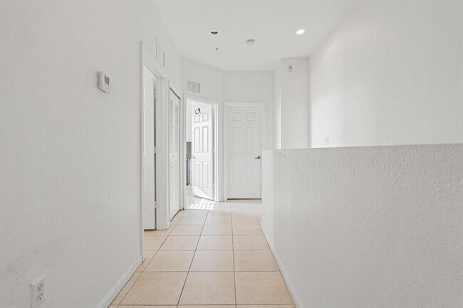 Building Photo - 11002 NW 83rd St