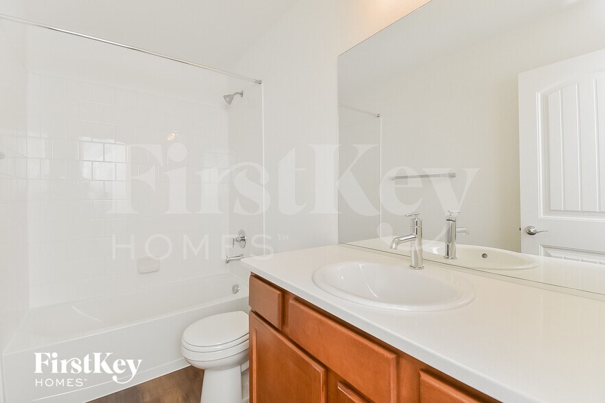 Building Photo - 10610 Luneth Dr