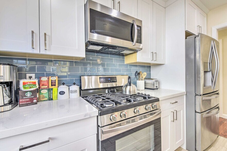 Building Photo - 532 52nd St