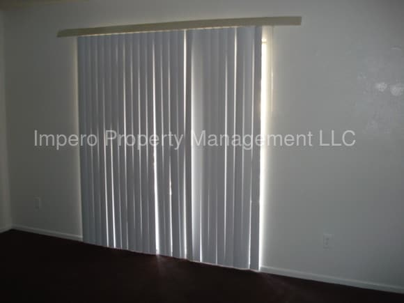 Building Photo - 2242 W Morten Ave