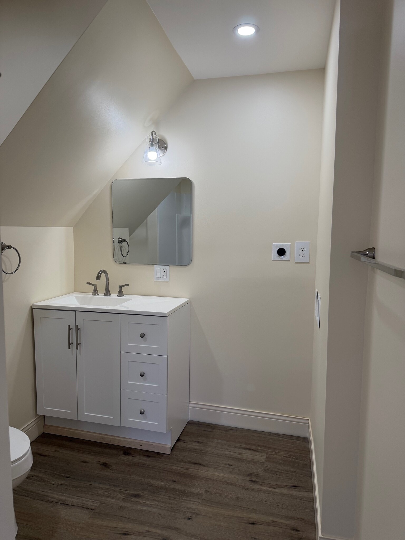 Building Photo - 131 George St