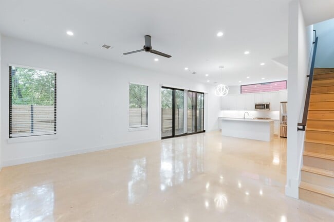 Building Photo - 1116 Walton Ln