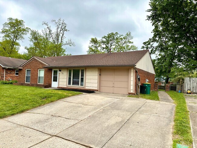 Building Photo - 130 Timberwood Ln