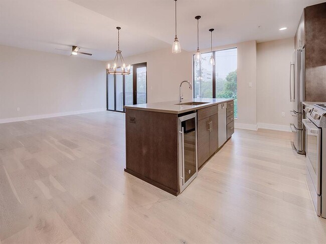 Building Photo - 199 Dali Blvd