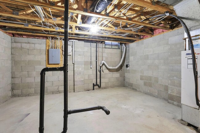 Building Photo - 2014 Burbridge Ln