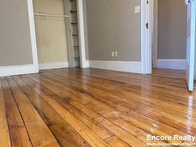 Building Photo - 1 Parker Hill Terrace